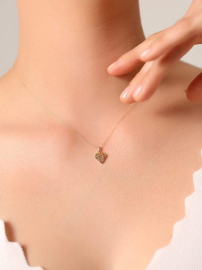 14 Ayar Altın Elmas Model Kolye